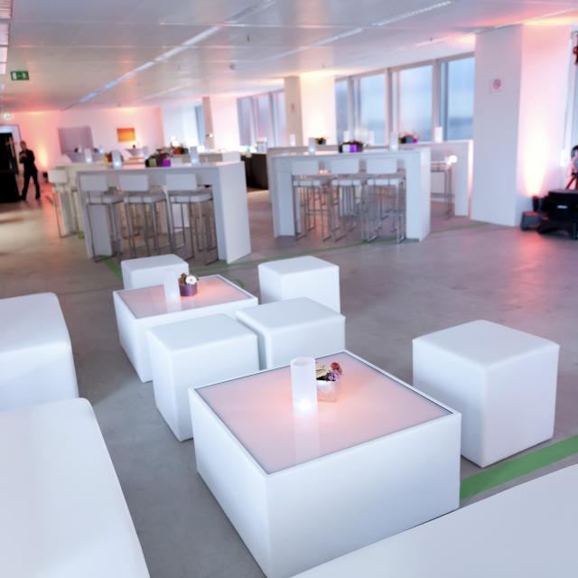 Lounge-Sitzwürfel Belly, white