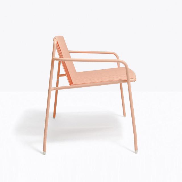Loungesessel Tribeca - Moderne Neuinterpretation der klassischen Sixties-Terrassenstühle aus Metall mit Kunststoff-Bespannung von Pedrali.

Lounge Armlehn-Stuhl aus verzinkt Stahlrohrgestell, mit lackiertem Rohrgestell für den Außenbereich, Bespannung aus extrudiertem PVC-und Nylonkern.