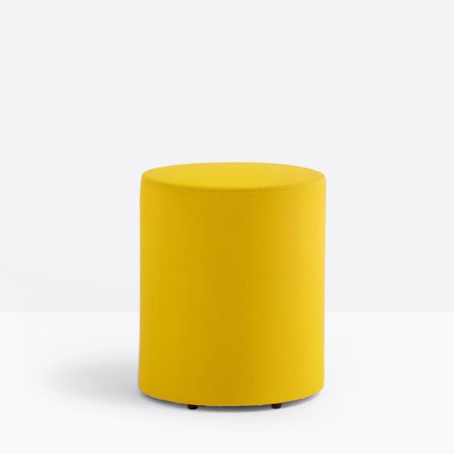 Loungehocker Pouf Wow, yellow - ø40 H48 cm  - Setzen Sie mit diesem Hocker ein Highlight in Ihrem Loungesetup. 
Mit einer runden Form Ø 400mm und einer Höhe von 48 cm, der Pouf Wow ist mit Polyurethanschaum gepolstert.